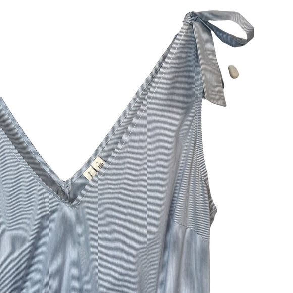 Treasure & Bond Peplum Sleeveless Blouse Blue & White Small - Picture 3 of 8